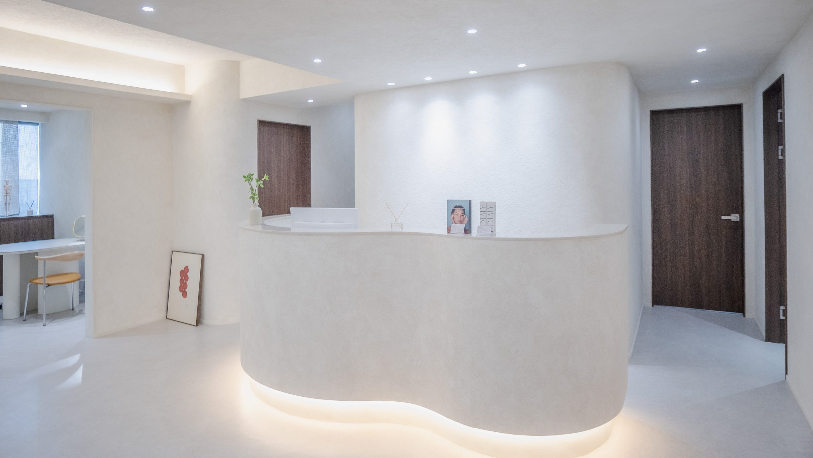 Reception and corridor at Face Jion, Cheongdam